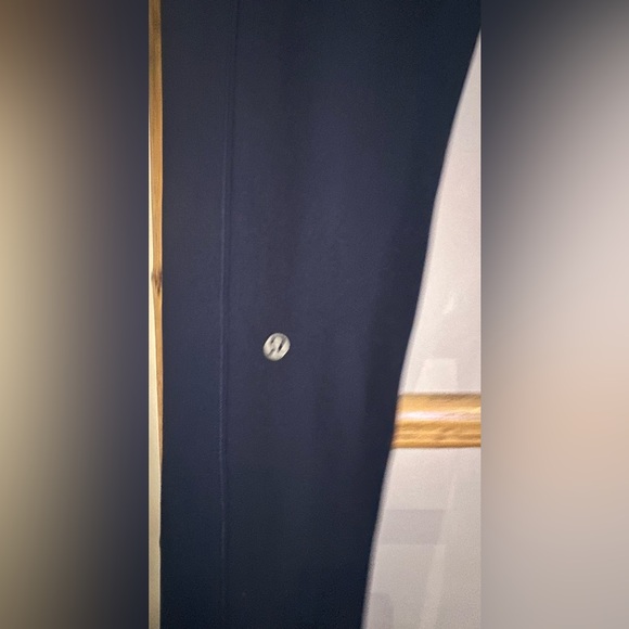 LULULEMON dark blue medium waist straight leg leggings size 4 - like NEW - Picture 10 of 10